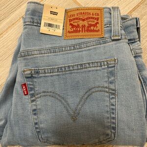 Levi’s women boyfriend jeans